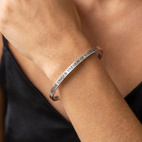 Thumbnail for Motivations armband — Nahaufnahme der Details, Silber | SKU: btuvoy-wg