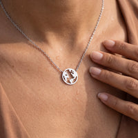 Thumbnail for Geschenk für reisende — Nahaufnahme der Details, Silber | SKU: 22173453-white-gold