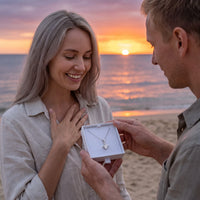 Thumbnail for Schleife kette — von einem Paar getragen, Silber | SKU: 6309048