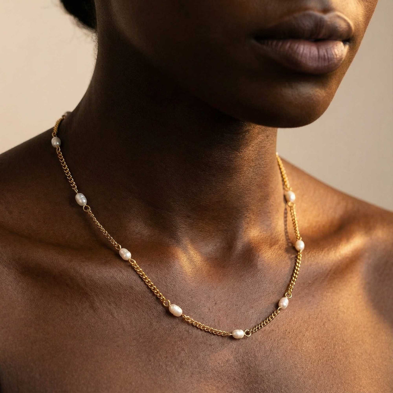 Zarter Perlen Choker