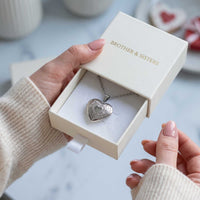 Thumbnail for Blumen-Herz-Medaillon Halskette mit Foto