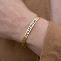 Thumbnail for Mutmach armband — Nahaufnahme der Details, Gold | SKU: 2020s-g