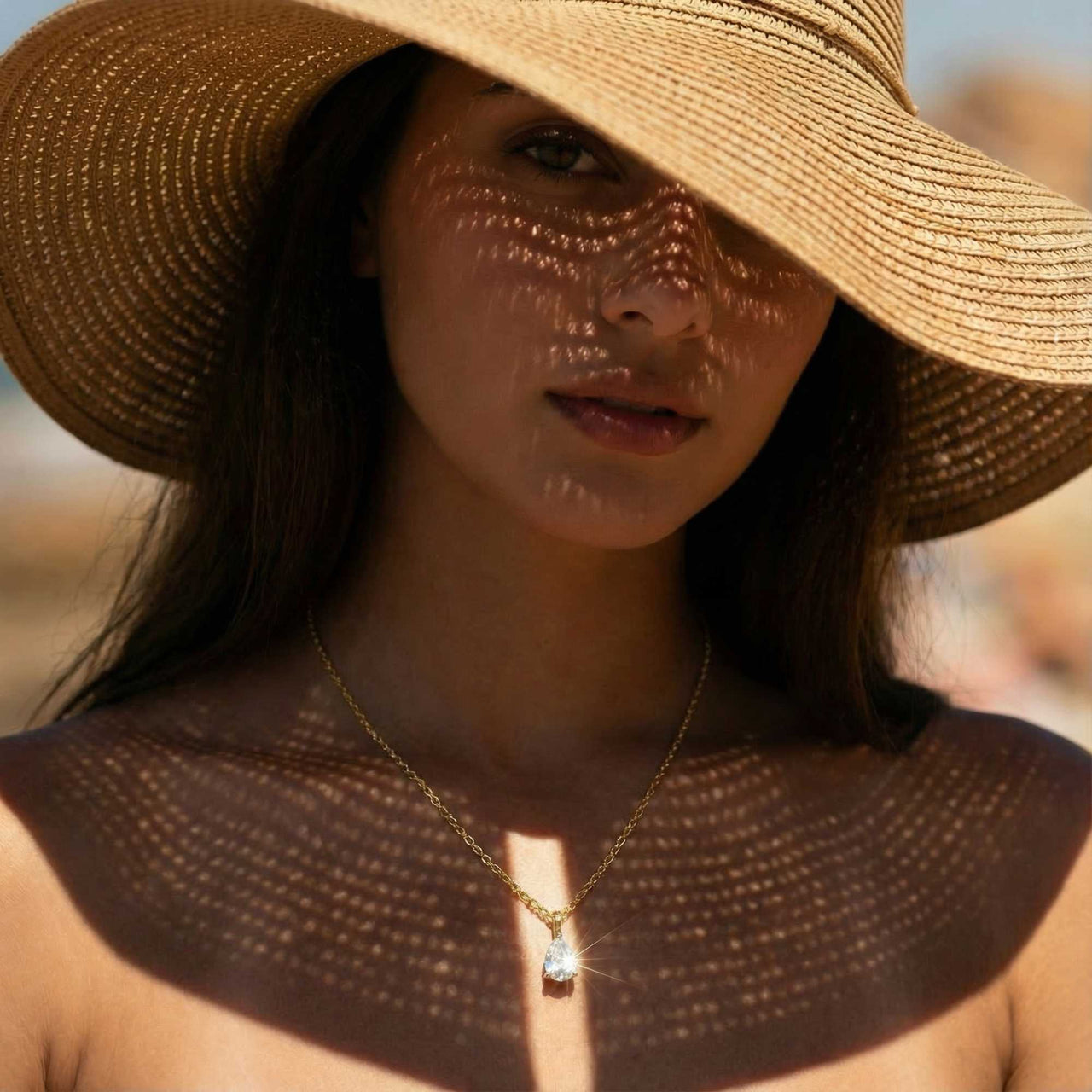 Astra Tropfen Halskette