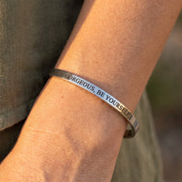 Thumbnail for Armband mit spruch — Nahaufnahme der Details, Silber | SKU: bgby-wg