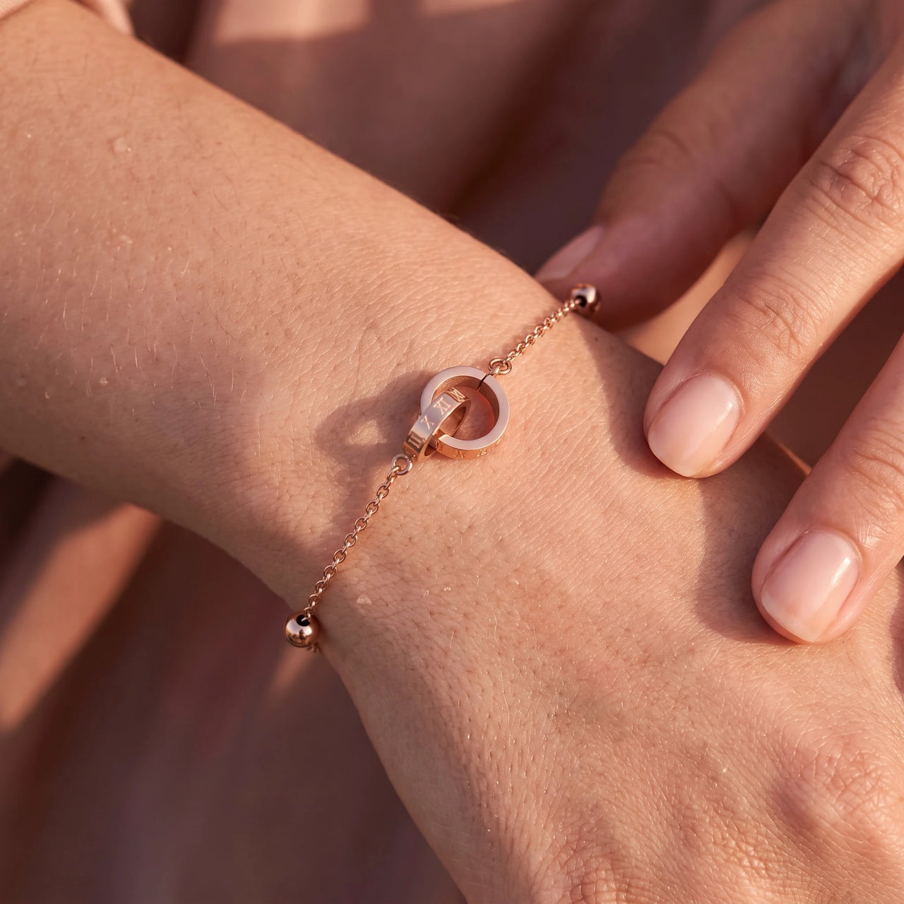 Armband roségold — Nahaufnahme der Details, Roségold | SKU: 25535339-rose-gold