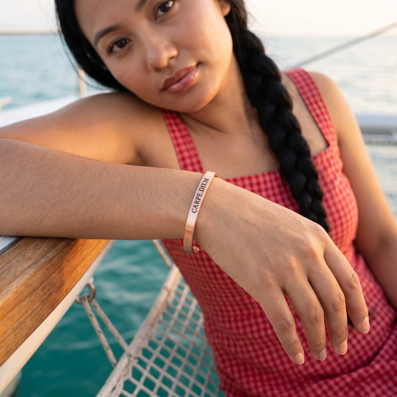 Carpe diem armband — getragen an einem entspannten Tag, Roségold | SKU: cp-rg