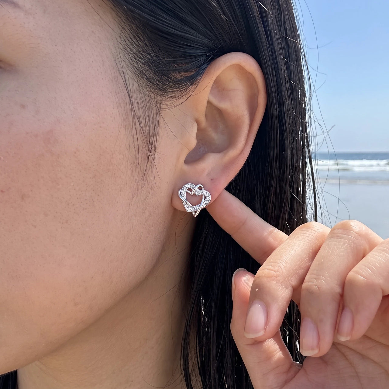 Ohrringe herz silber — getragen, echte Größe, Silber | SKU: 4478648-platinum-plated-clear