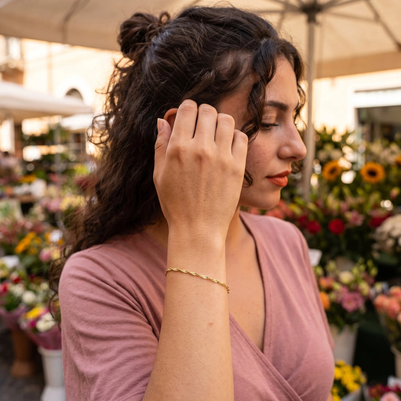 Goldarmband damen — getragen im Alltag, Gold | SKU: lafinesse