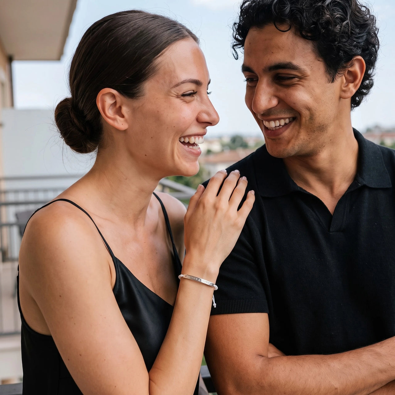 Stoffarmband — von einem Paar getragen, Silber | SKU: laperle-wg