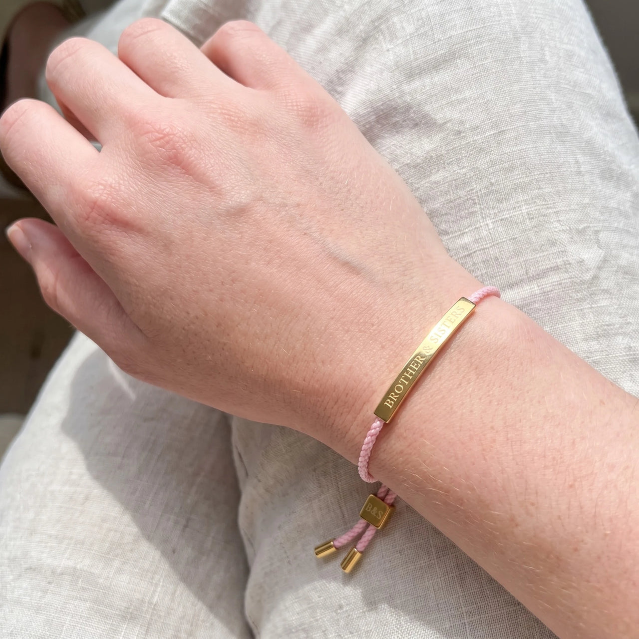 Stoffarmband — getragen, echte Größe, Gold | SKU: lecorail-g