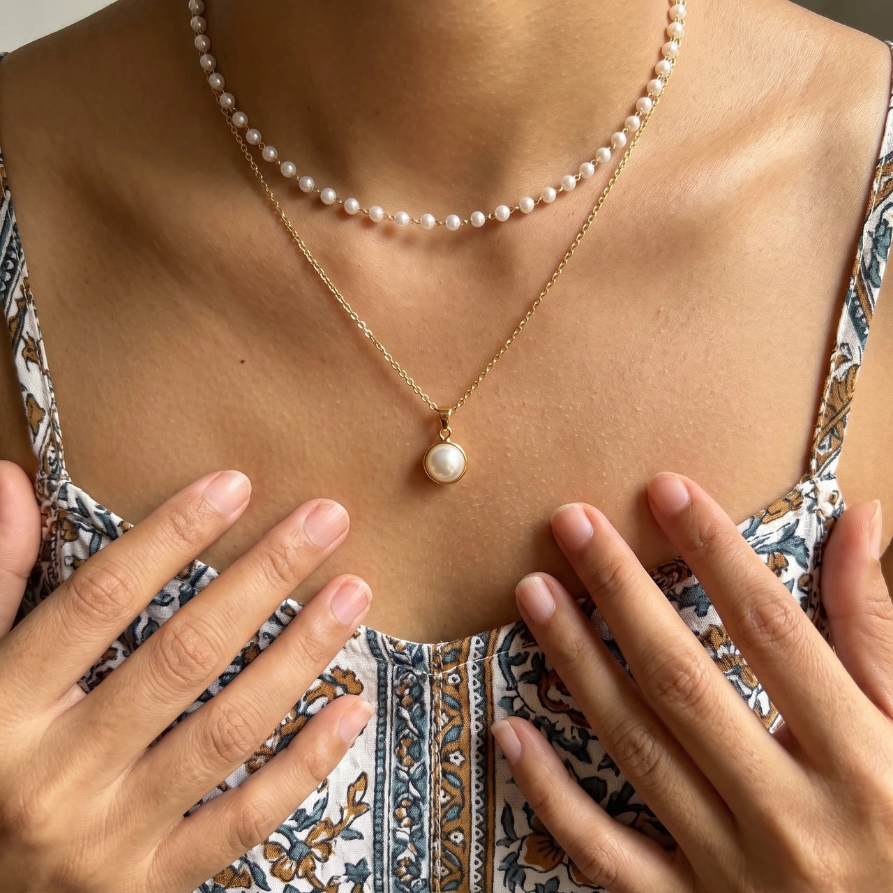 Kette mit perle — getragen, echte Größe, Gold | SKU: lepure