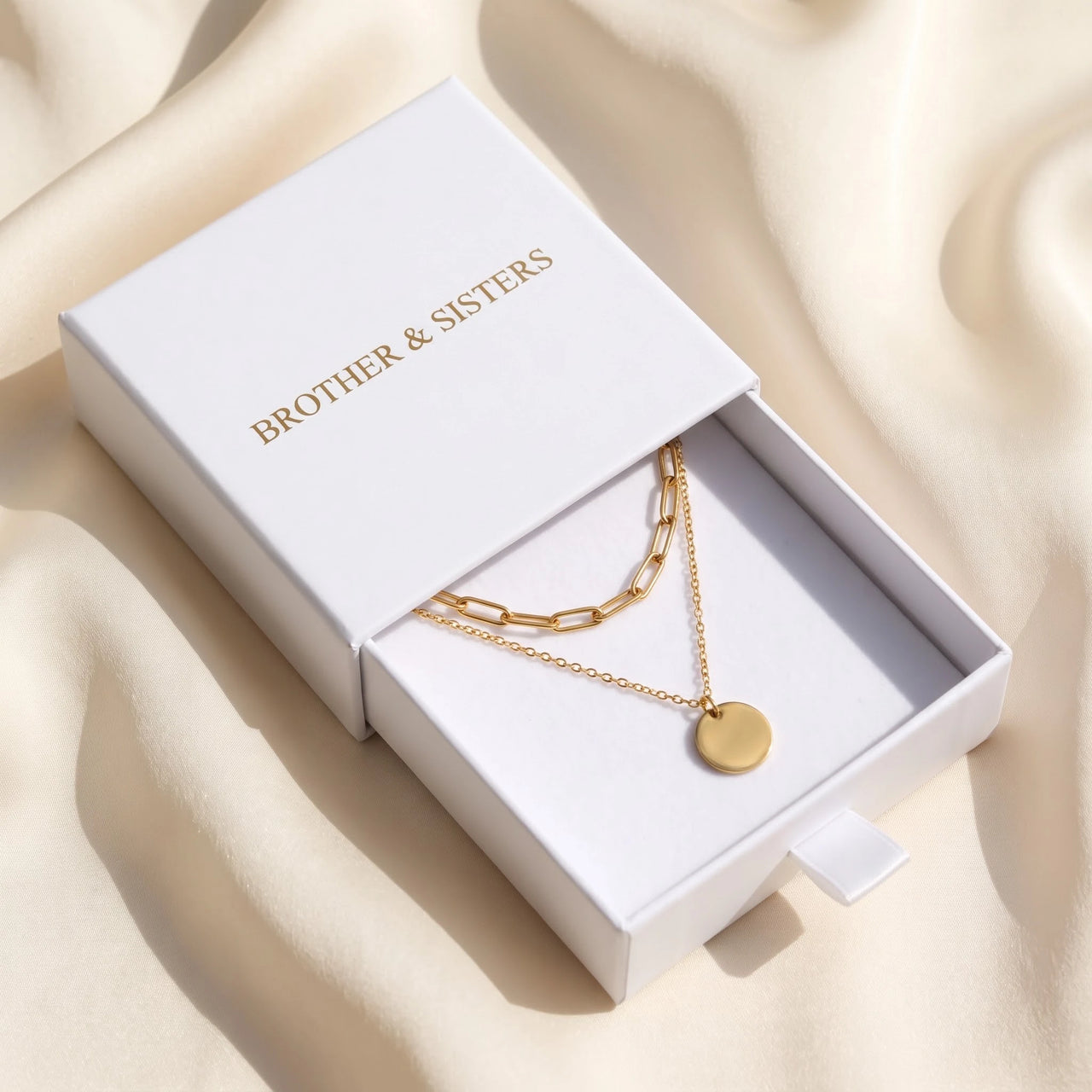 Kette mit plättchen — in der Geschenkbox, Gold | SKU: le-tendance-g