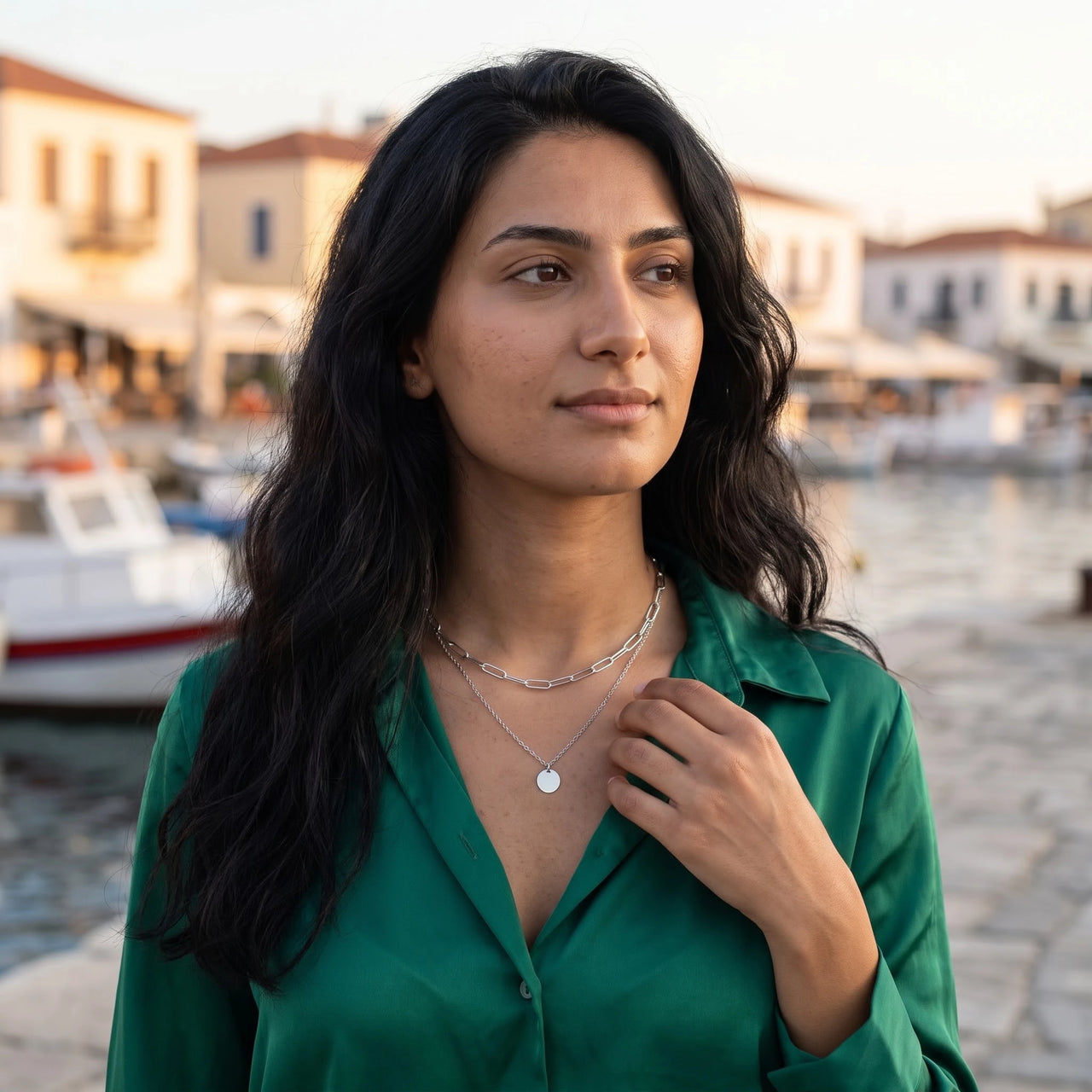 The Trendy, silver necklace — worn gesture | SKU: le-tendance-wg