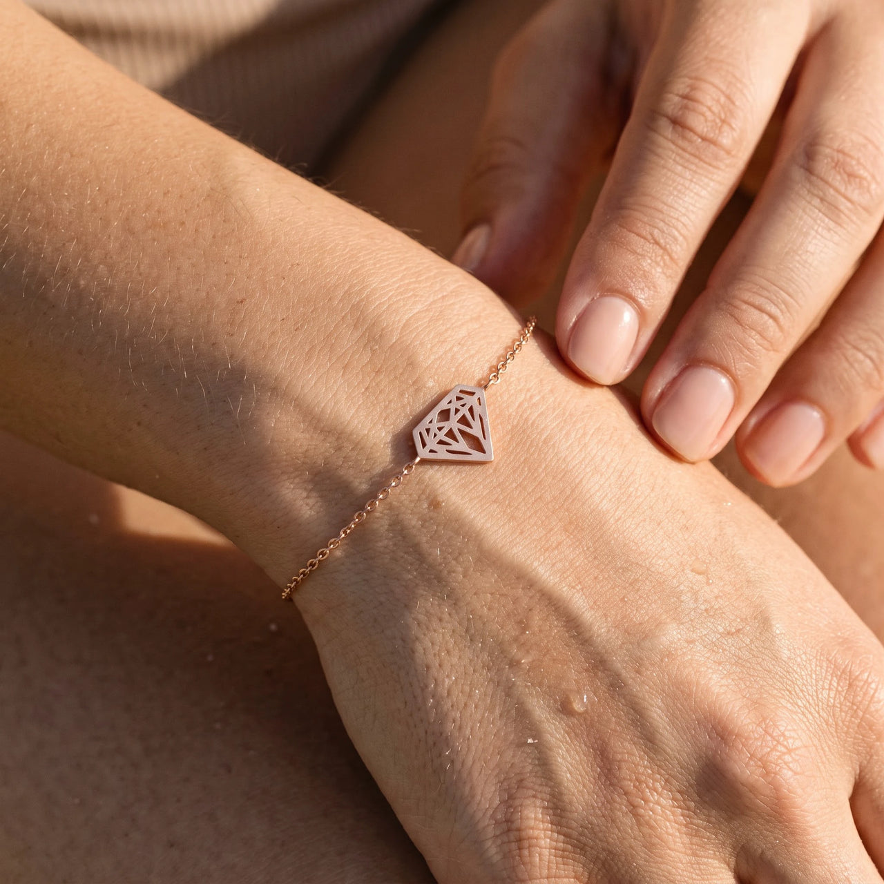 Zartes armband — Nahaufnahme der Details, Roségold | SKU: 11662607-rose-gold
