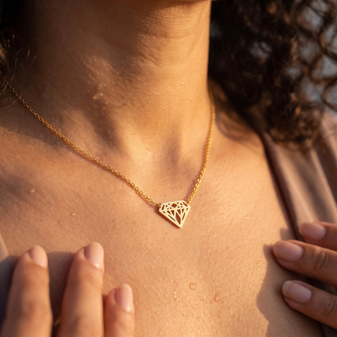 Geometrische kette — Nahaufnahme der Details, Gold | SKU: 12791388-gold