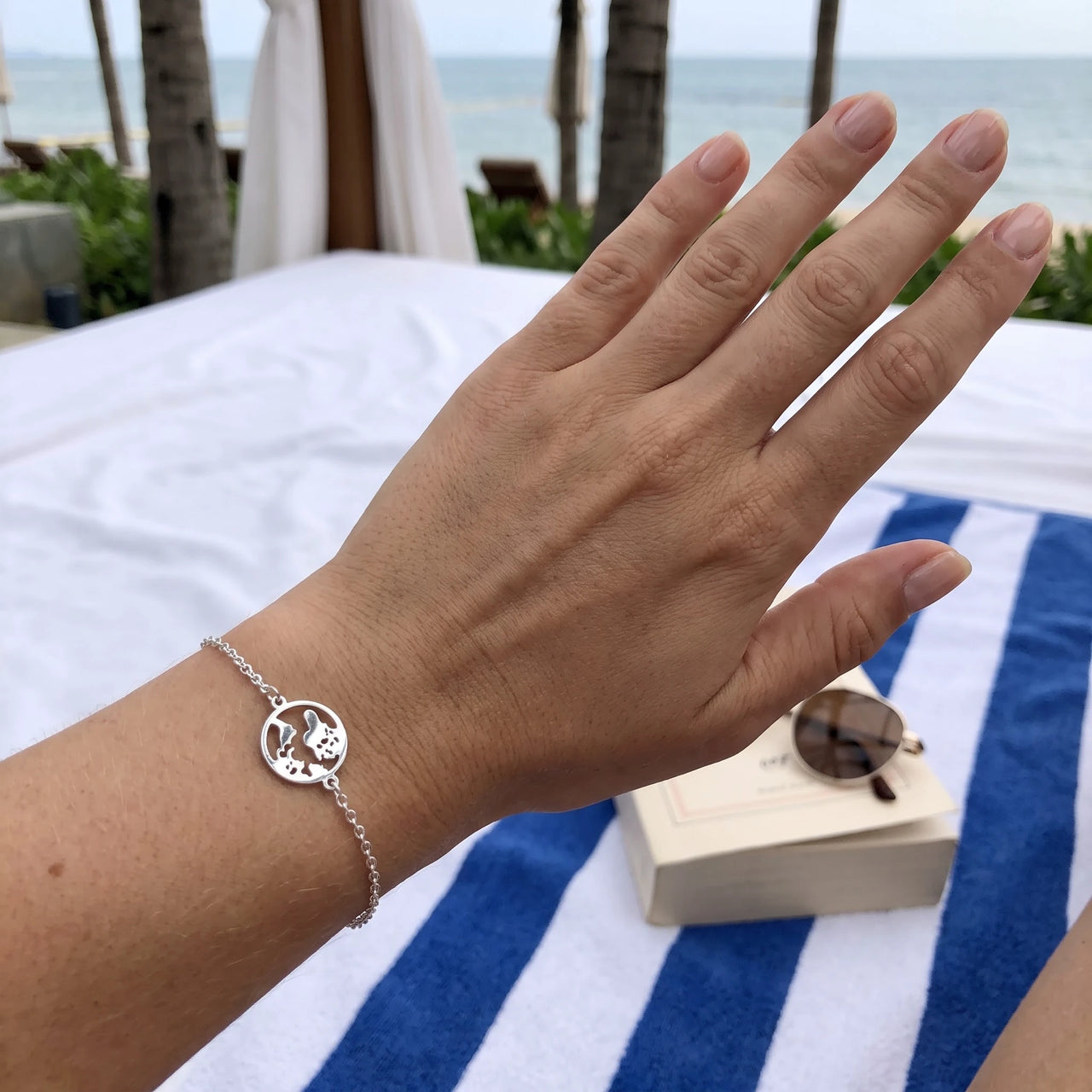 Wasserfester schmuck — getragen, echte Größe, Silber | SKU: 22665062-white-gold