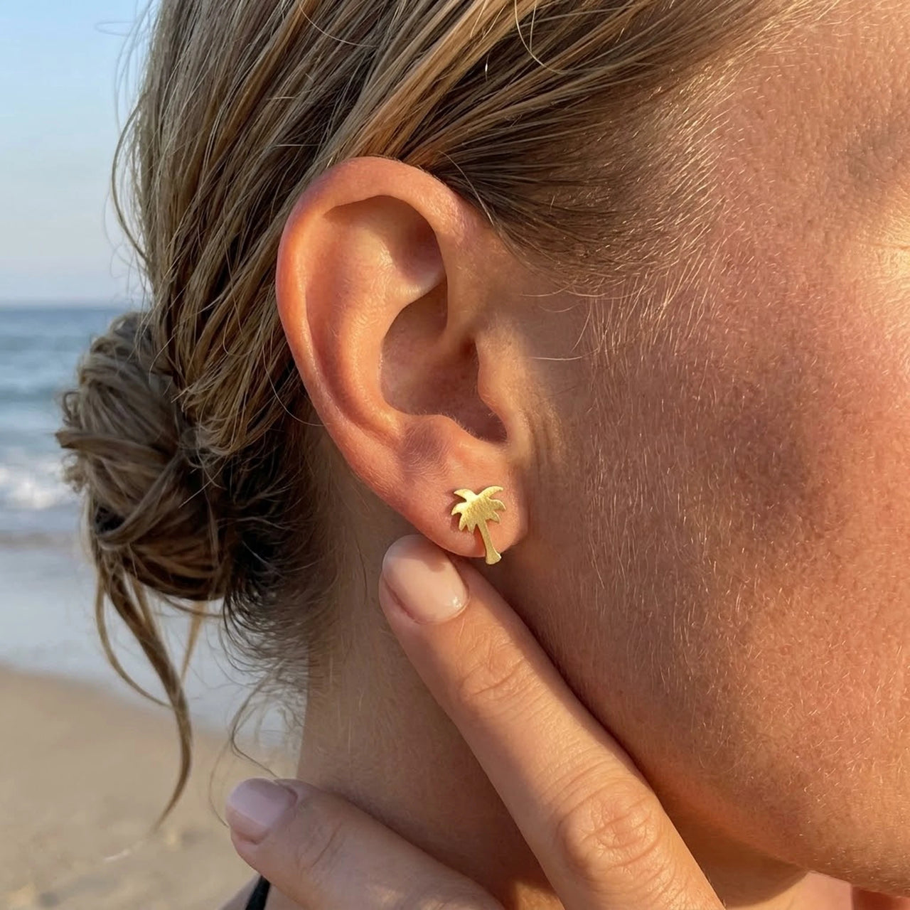 Palmen ohrringe — getragen, echte Größe, Gold | SKU: 10287609-gold-color