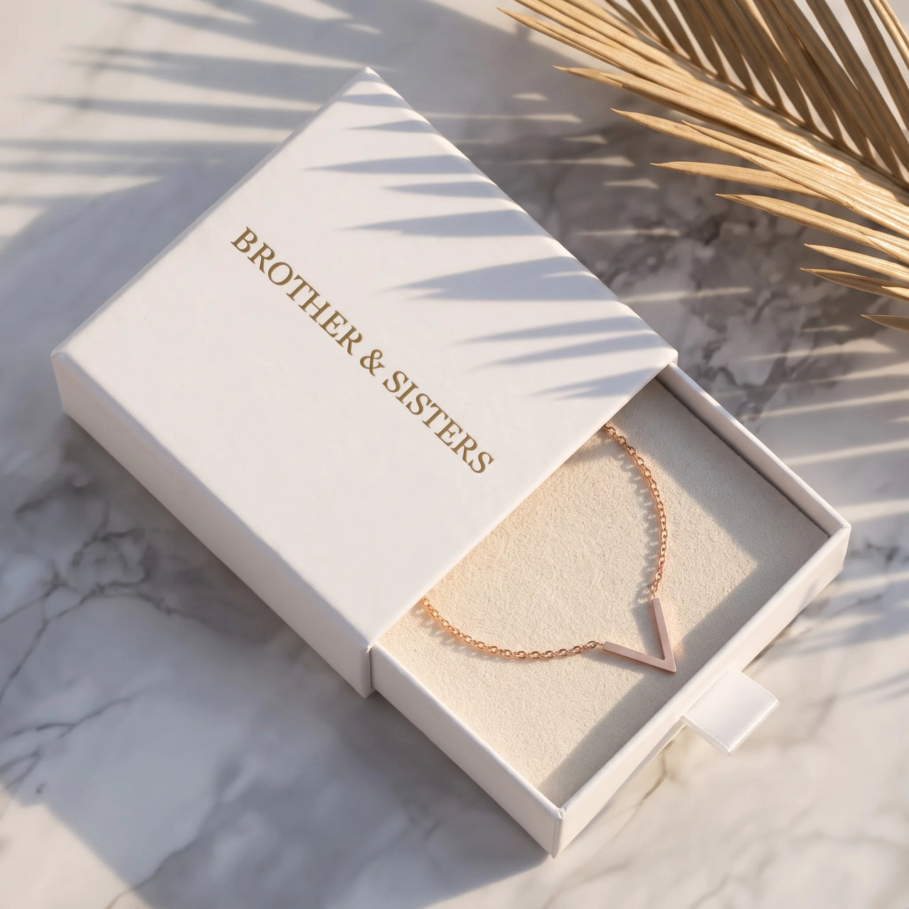 V armband — in der Geschenkbox, Roségold | SKU: 9443177-rose-gold