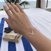 Thumbnail for V armband — getragen, echte Größe, Silber | SKU: 9443177-white-gold