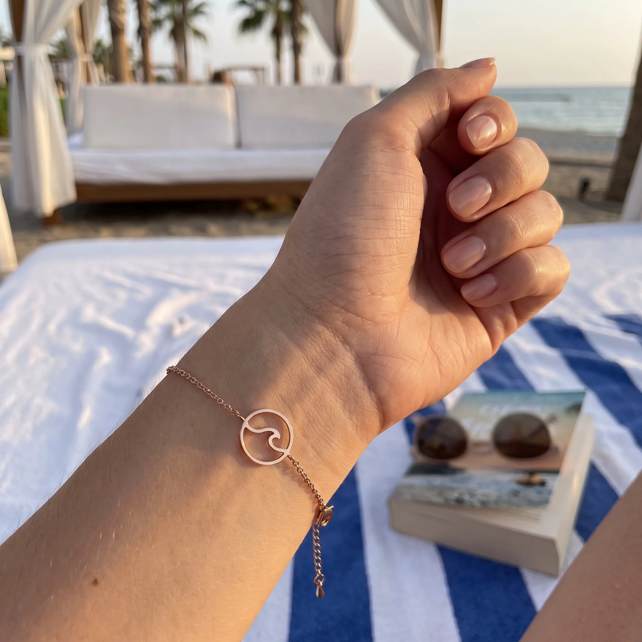 Wasserfester schmuck — getragen, echte Größe, Roségold | SKU: 17429078-rose-gold