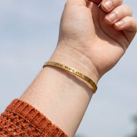 Thumbnail for Gravur armband — Nahaufnahme der Details, Gold | SKU: lbat-g