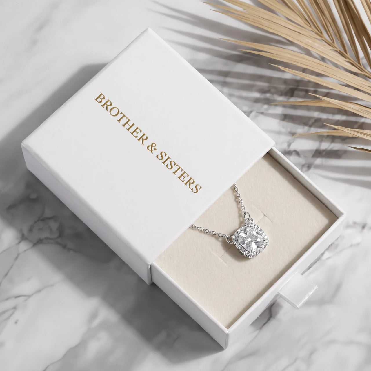 Kette zirkonia — in der Geschenkbox, Silber | SKU: 505721